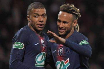  姆巴佩争议红牌，巴黎圣日耳曼十人苦战险胜  